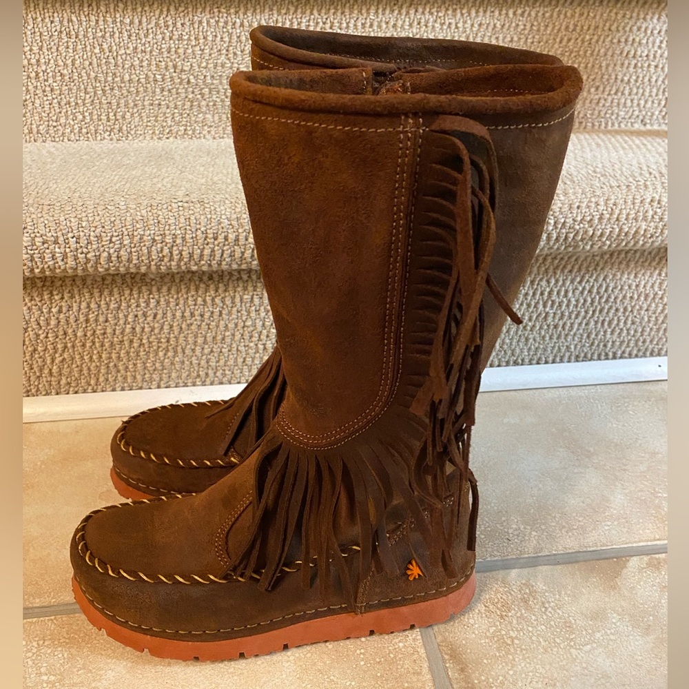Women’s Suede Boots